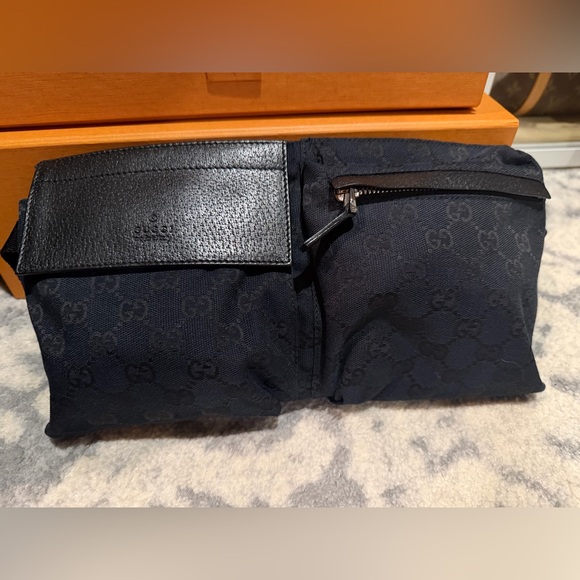 Gucci Black Crossbody Bum Bag - Picture 6 of 6